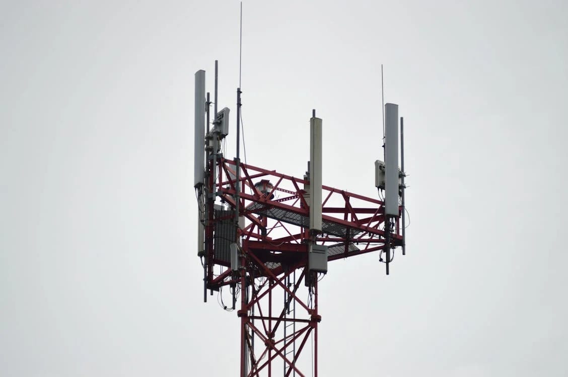 Tour de transmission signal pour sécurité électronique
