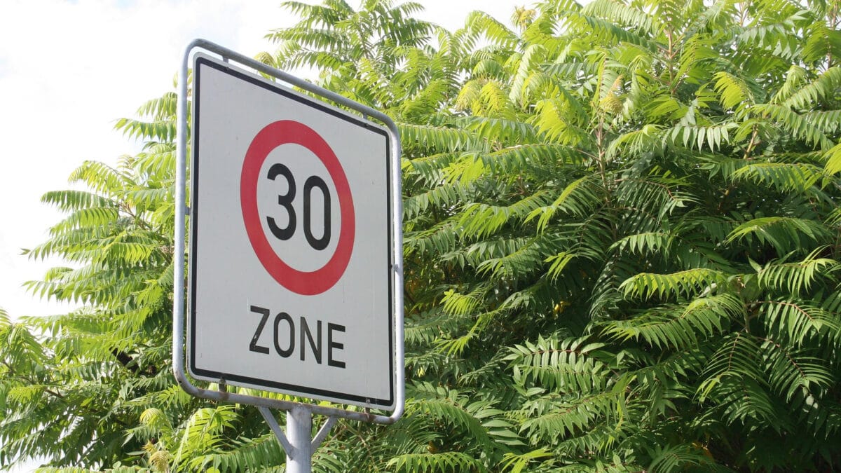 Radar pedagogique pour signalisation routiere